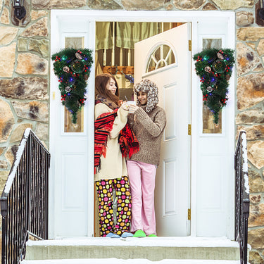 Pre-Lit Christmas Teardrop Swag with Red Berries and Pine Cones – Festive Door or Fireplace Decoration