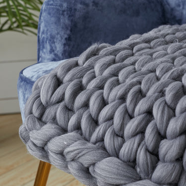 Handwoven Chunky Knit Throw Blanket – Cozy Home Decor for Sofa, Bed, and Chairs