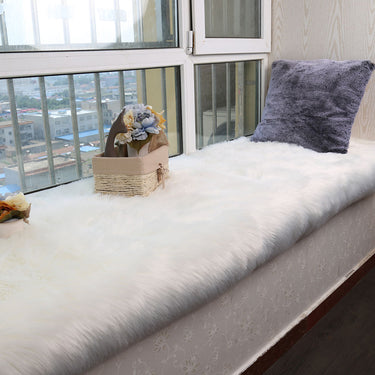 Ultra-Soft Shaggy Area Rug – White Faux Fur