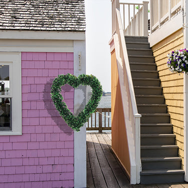 Heart-Shaped Artificial Boxwood Wreath – Green Decorative Accent with Hanging Chain